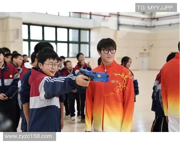 全运冠军进校园 体育精神励芳华